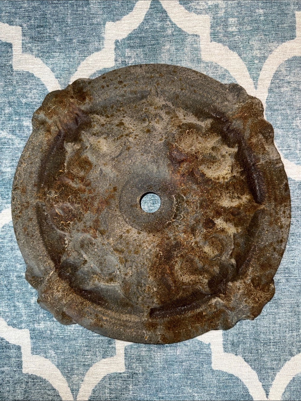 Rustic Round Cast Iron like Metal base - Distressed Brown